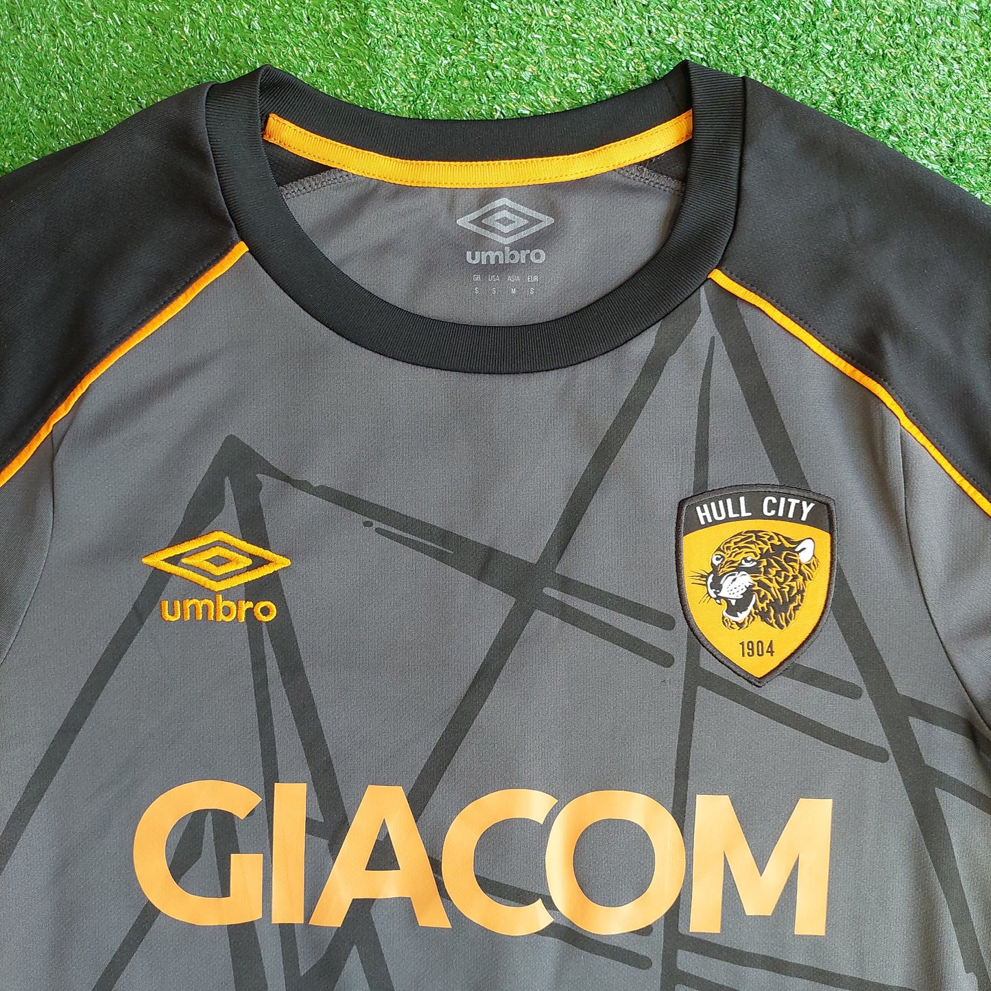 Hull City 2020/21 Away Shirt (Excellent) - Size S