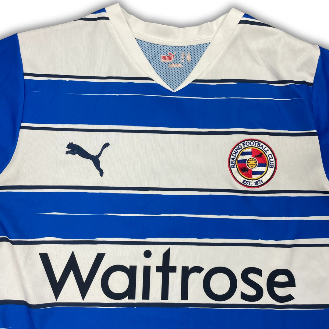 Reading 2010/11 Home Shirt (Very Good) - Size M