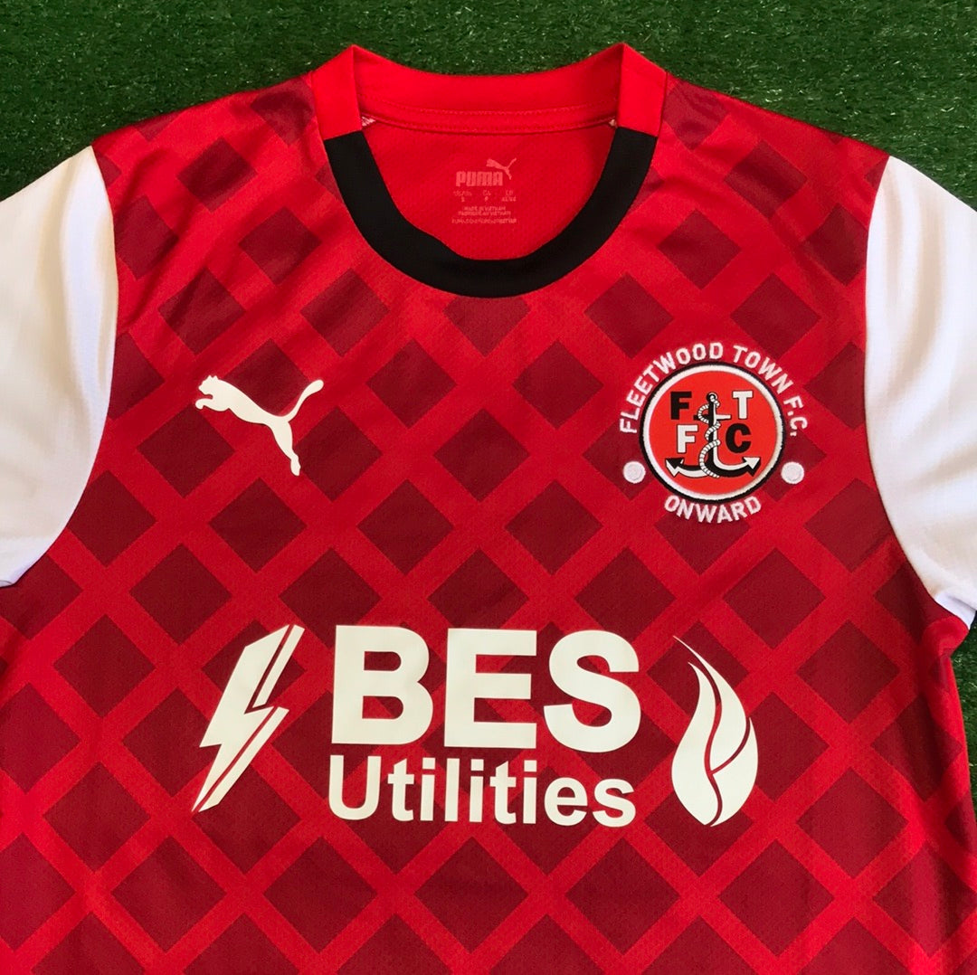 Fleetwood Town 2023/24 Home Shirt (Excellent) - Size S